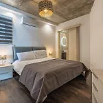 Brand New Home Close To All Amenities. An Exceptionally Chic Get-Away!