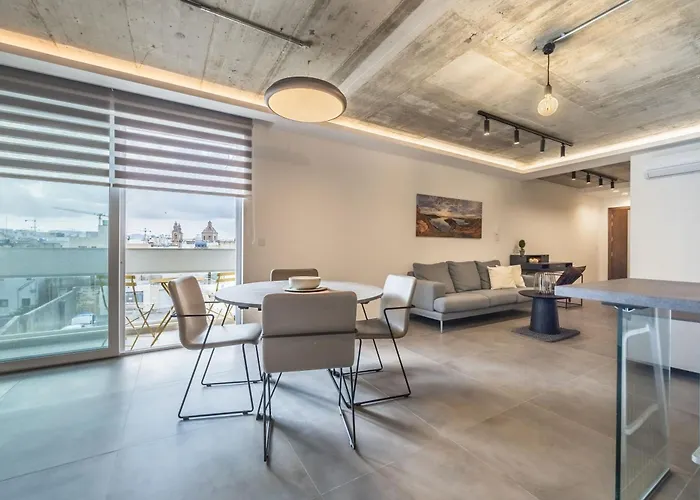Brand New Home Close To All Amenities. An Exceptionally Chic Get-Away!